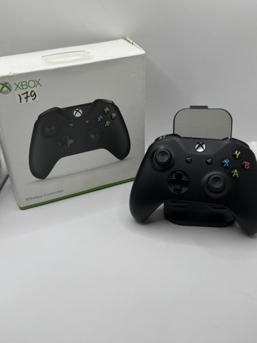 XBOX Wireless Controller ID: VV - IV
