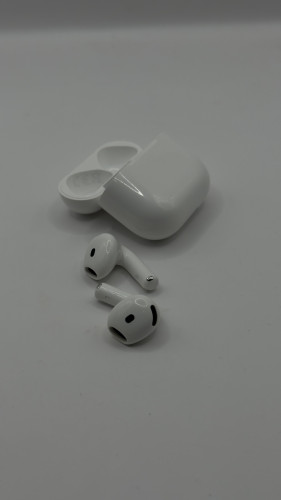 ყურსასმენი AirPods 4   ID: 563764-III